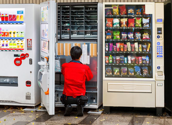 自動售貨機,自動售賣機,自動售貨機價格,廣州售貨機,無人售貨機,智能自動售貨機加盟,自動販賣機,飲料自動售貨機,廣州富宏智能售貨機