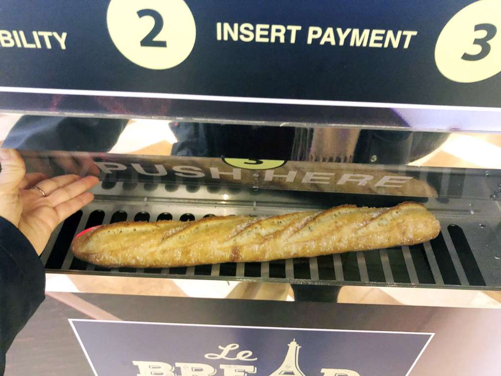 自動售貨機,自動售賣機,自動售貨機價格,廣州售貨機,無人售貨機,智能自動售貨機加盟,自動販賣機,飲料自動售貨機,廣州富宏智能售貨機
